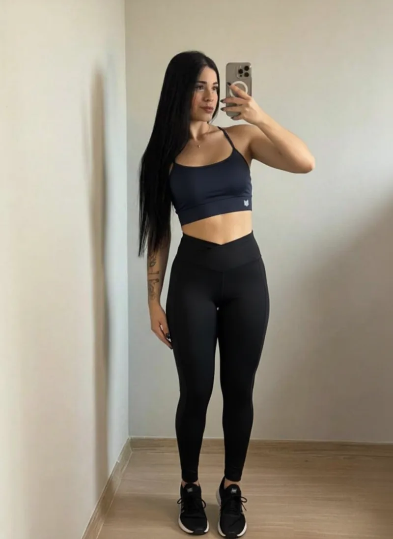 Conjunto de academia feminino gerado pelo LOOKBY