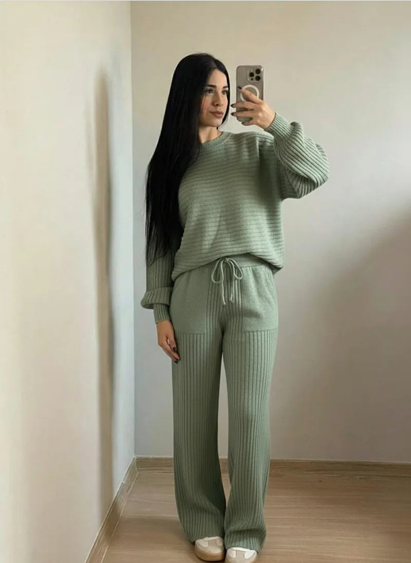 Conjunto feminino gerado pelo LOOKBY